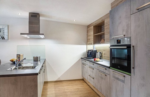 Kaltenbach Apartamento | Apartamento "Hochzillertal Gartenwohnung" con vistas a la montaña, terraza y Wi-Fi