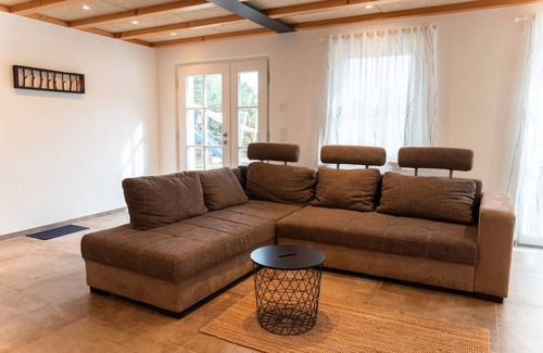 Wolfach Apartamento | Apartment 'Hof' with Mountain View, Private Terrace and Wi-Fi