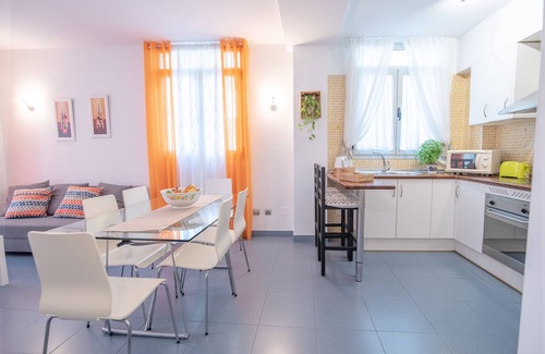 El Pilar Apartamento | Apartment 'Hogar Vera Orange' with Wi-Fi and Air Conditioning