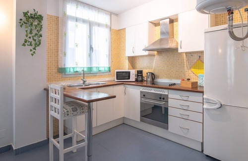 El Pilar Apartamento | Apartment 'Hogar Vera Turquesa' with Wi-Fi and Air Conditioning