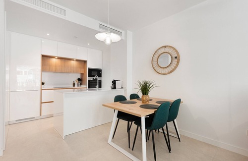 Torre del Mar Apartamento | Apartamento 'Horus' con piscina compartida, Wi-Fi y aire acondicionado