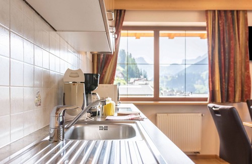 Santa Cristina Val Gardena Apartamento | Apartamento 'Hotel Residence Gardena Alps 300' con vistas a la montaña, jardín y Wi-Fi