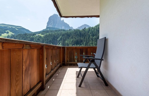 Santa Cristina Val Gardena Apartamento | Apartamento 'Hotel Residence Gardena Sella' con vistas a la montaña, jardín y Wi-Fi