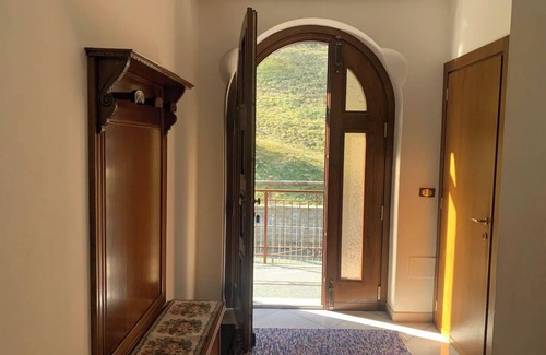 Castello dell'Acqua Apartamento | Apartamento 'Il Giardino' con vistas a la montaña, terraza privada y Wi-Fi