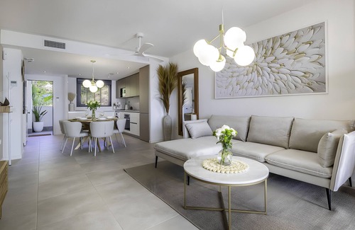 Almunecar Apartamento | Apartamento 'Icon Marina La Ola' con vistas al mar, Wi-Fi y aire acondicionado.