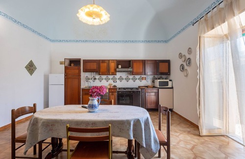 Prizzi Apartamento | Apartamento 'Il Baglio Antico' con vistas a la montaña, terraza y Wi-Fi
