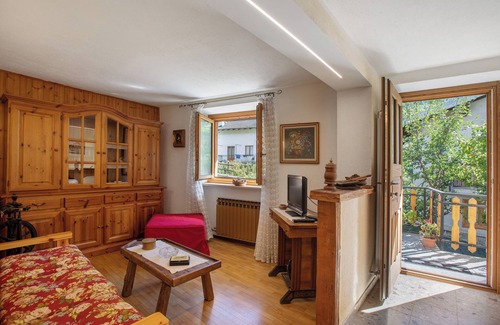 Aymavilles Apartamento | Apartamento 'Il Borgo' con vistas a la montaña, terraza privada y Wi-Fi
