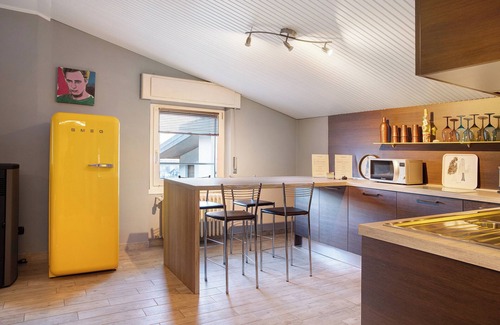 Tirano Apartamento | Apartamento 'Il Castellaccio - Tirano' con vistas a la montaña y Wi-Fi