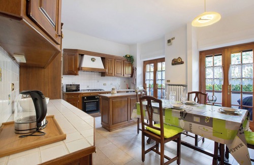 Aosta Apartamento | Apartamento 'Il Giardino Di Aosta' con vistas a la montaña, jardín compartido y Wi-Fi