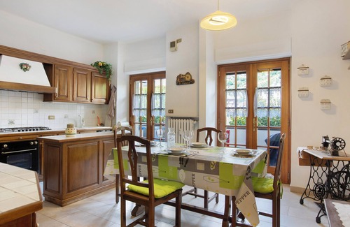 Aosta Apartamento | Apartamento 'Il Giardino Di Aosta' con vistas a la montaña, jardín compartido y Wi-Fi