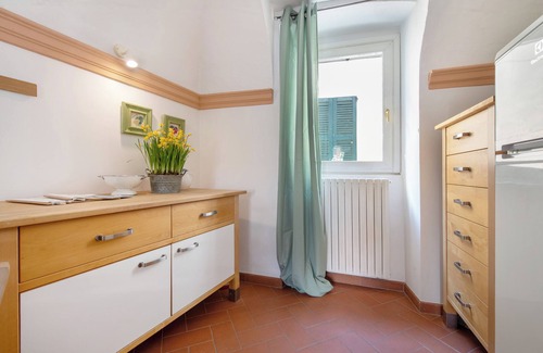 Sulzano Apartamento | Apartamento 'Il Giardino Segreto' con vistas al lago, terraza privada y Wi-Fi