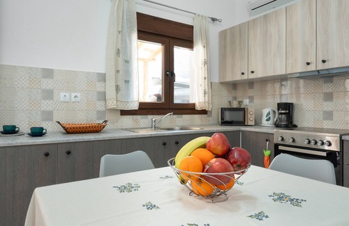Panormos Apartamento | Apartamento 'Iliana 1' con vistas a la montaña, Wi-Fi y aire acondicionado