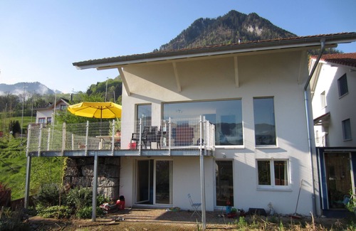 Buochs Apartamento | Apartamento en una casa de familia, con impresionantes vistas del lago y las montañas
