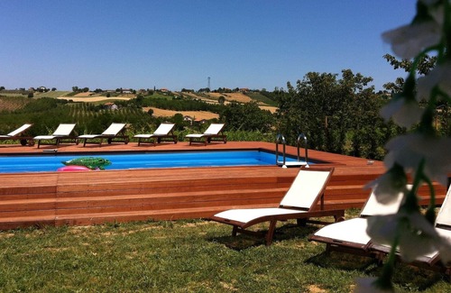 Gemmano Apartamento | Apartamento Moderno en Gemmano Italia con Piscina