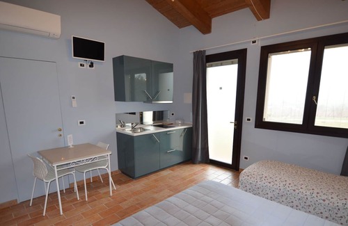 Gemmano Apartamento | Apartamento Moderno en Gemmano Italia con Piscina