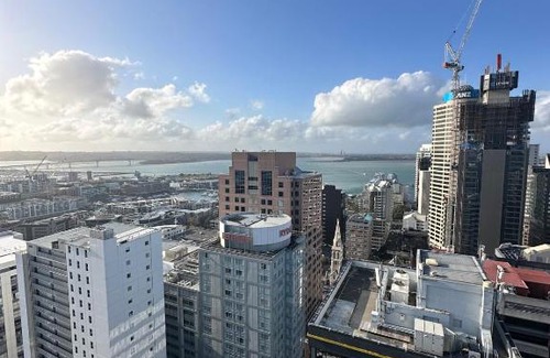 Auckland Central Business District Apartamento | Apartment in Auckland City in Front of Sky Tower