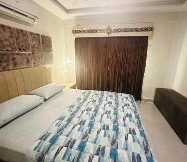 Bahria Town Apartamento | Apartment in Bahria Town Grand heights 8 Lahore