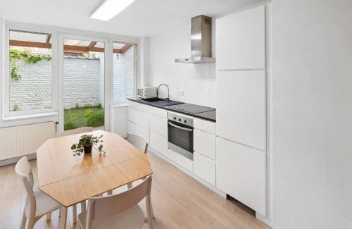 Upper Town Apartamento | Apartment in Brussels, Lantsheere by Homenhancement SA