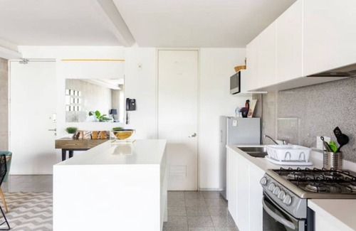 La Condesa Condominio | Apartamento en Condesa con vista al Castillo de Chapultepec. Gym pool y parking