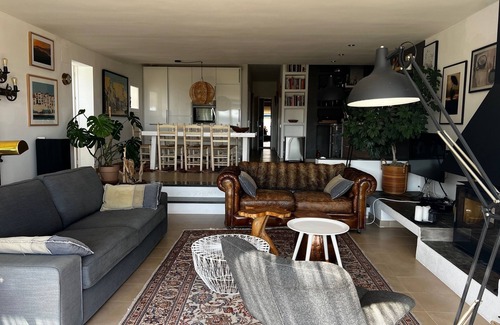 Cadaques Apartamento | Apartamento en Cadaques con aire acondicionado, parking privado y vista al mar.