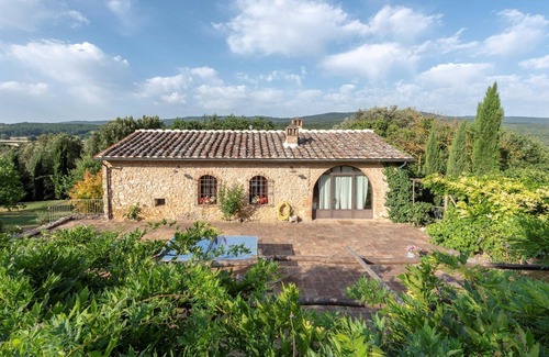 Simignano Casa | Apartment in Chianti With Pool ID 450