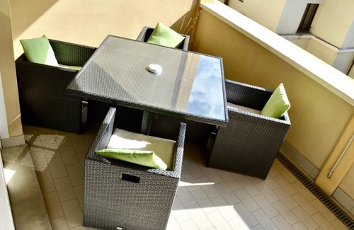 Parma Apartamento | Apartamento en condominio con piscina, Parma Italia