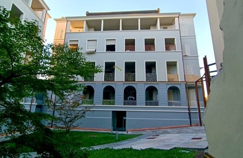 Parma Apartamento | Apartamento en condominio con piscina, Parma Italia