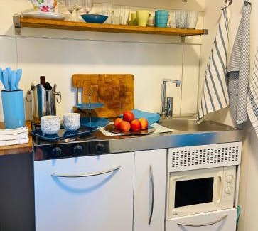 Hoganas Apartamento | Apartment in cozy farmhouse upstairs