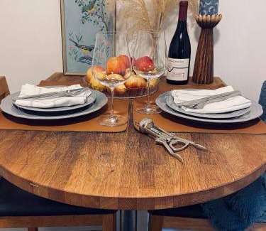 Hoganas Apartamento | Apartment in cozy farmhouse upstairs