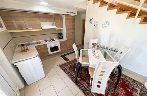 Jadranovo Casa | Casa confortevole con piscina privata