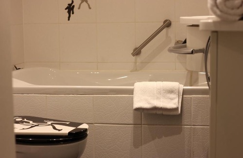 Dellbrueck Apartamento | Apartment in Dellbrück frisch renoviert, 300 Meter bis zur Strassenbahn, ruhige Lage