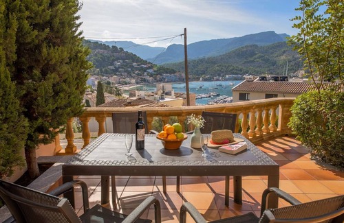 Puerto de Soller Apartamento | Apartamento en pueblo pesquero con Wi-Fi, aire acondicionado y terraza con vistas al mar