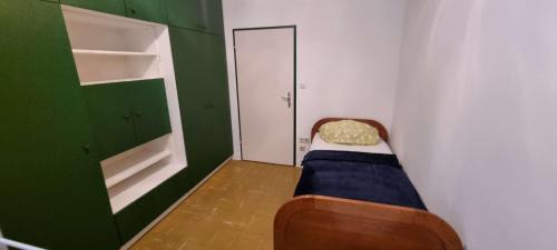 Fischamend Apartamento | Apartment in Fischamend 2 Bedrooms - 3 Beds