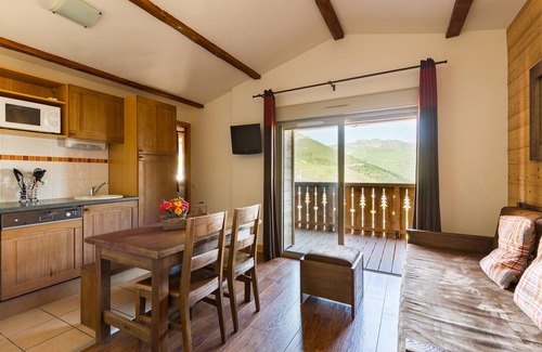 Pla d'Adet Apartamento | Bell'appartamento con balcone