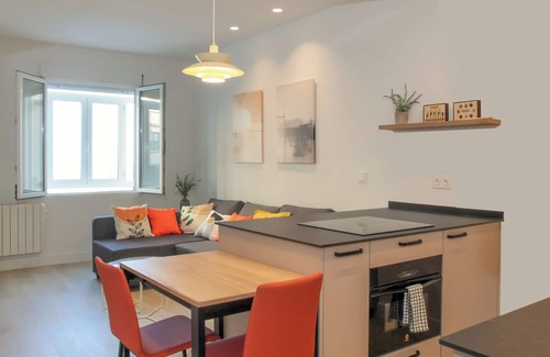 Gros Apartamento | Apartment in front of the Zurriola beach with sea views,