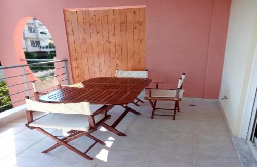 Rafina-Pikermi Apartamento | Apartment in Greece near the Sea with Garden