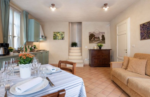 Siena Apartamento | Apartment in historic Villa in Siena "IL CHIANTI"