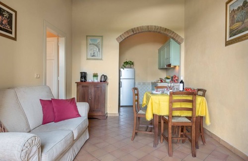 Siena Apartamento | Apartment in historic Villa "GLI ARCHI": view & authentic hospitality in Siena