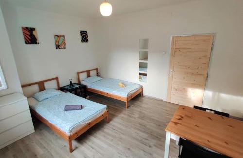 Prague 4 Casa | Apartment in house with private parking and garden