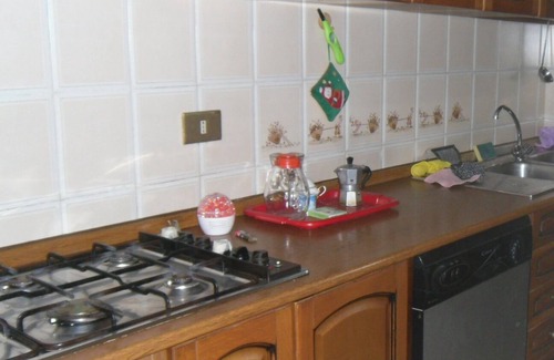 Cagnano Amiterno Apartamento | Apartamento en una villa rodeada de un paisaje rural característico.