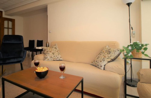 Leon XIII-Los Naranjos Apartamento | Apartment in La Macarena, perfect for 5 people