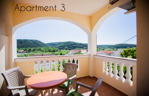 Lopar Apartamento | Apartamento en Lopar con Balcón, Acondicionador, WIFI, Lavadora (186-3)