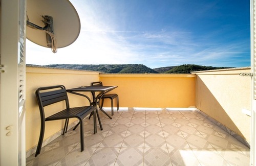 Lopar Apartamento | Apartamento en Lopar con Seaview, Balcón, Acondicionador, WIFI (129-4)