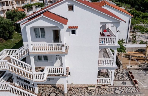 Lopar Apartamento | Apartamento en Lopar con Terraza, Acondicionador, WIFI, Lavadora (4360-1)