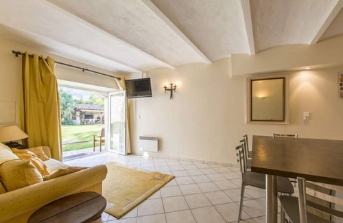 Forcalquier Cama Y Desayuno | Apartment in Mas provençale pool & spa residence