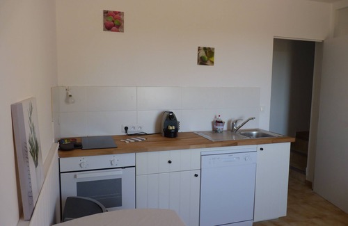 Miramas Apartamento | Mas provenzal, piscina exclusiva y climatizada, ideal para familias.