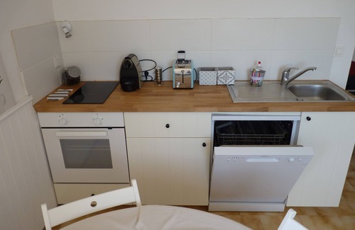 Miramas Apartamento | Mas provenzal, piscina exclusiva y climatizada, ideal para familias.