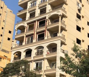 Agouza Apartamento | Apartment in Mohandesin (Families Only)