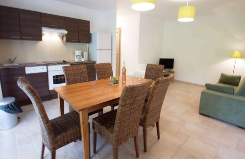 Montauroux Apartamento | Apartamento en Montauroux con piscina y bosque