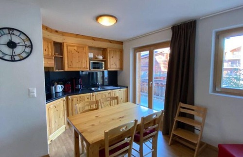 Saint-Pierre-de-Clages Apartamento | Apartment in Nendaz with Ski-In/Ski-Out Access